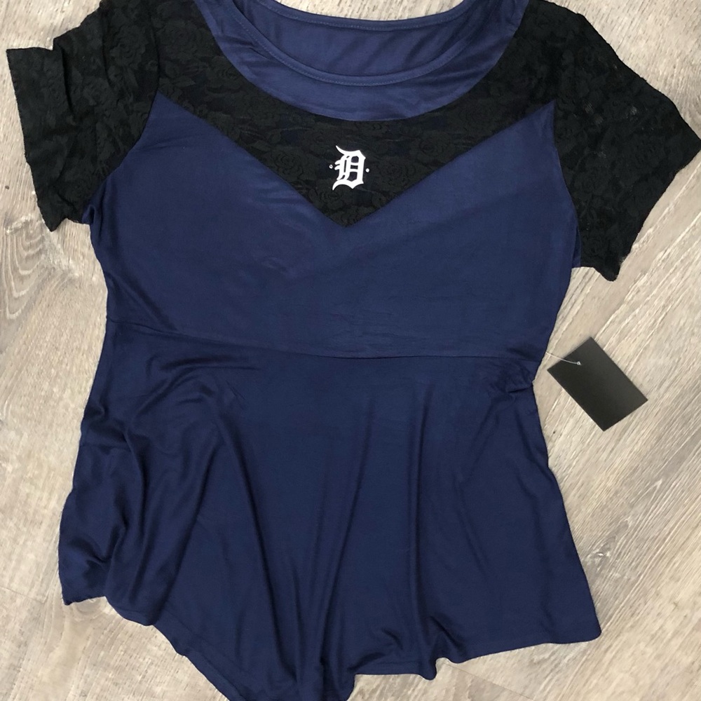Detroit Tigers Navy Lace-Trim Short Sleeve Women's Top - D Logo